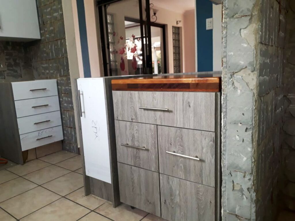landscape-sumizura-cupboards-custom-furniture-Honeydew-Johannesburg-local-near-me-L-2.jpg